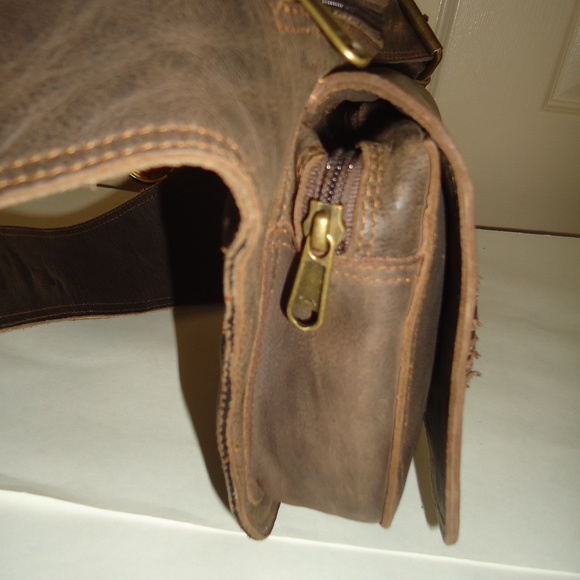 TERUPATI BALAJI EXPOAHOUS HAND MADE LEATHER GOODS Belt Bag - Picture 7 of 14